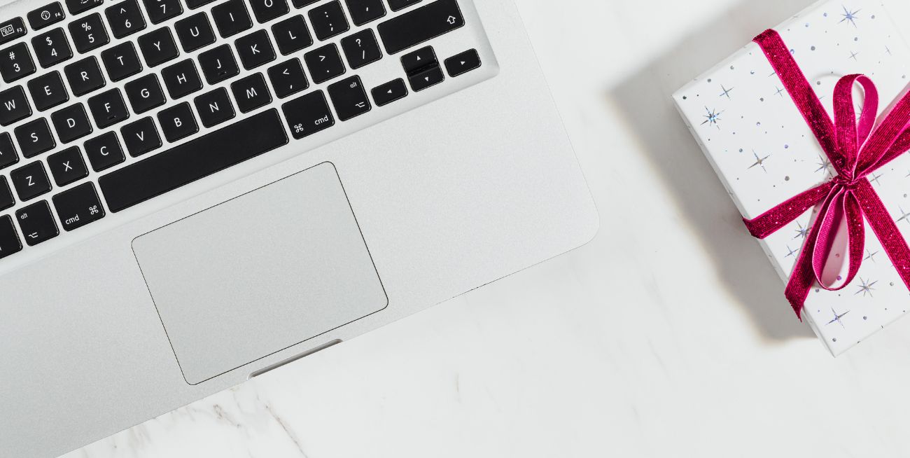 Best Gifts for Administrative Professionals’ Day to Show Your Appreciation