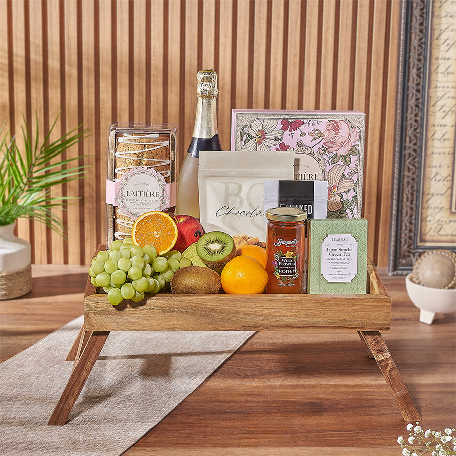 With the Fruits & Champagne Gift Set, celebrate in style! Packed with fresh fruits, buttery cookies, decadent chocolates, and crunchy snacks, it's the perfect way to convey your best wishes, Hamilton delivery