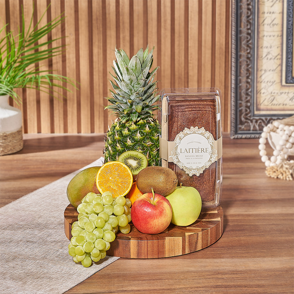 Fruit Basket with Acacia Serving Board – how the gift is presented