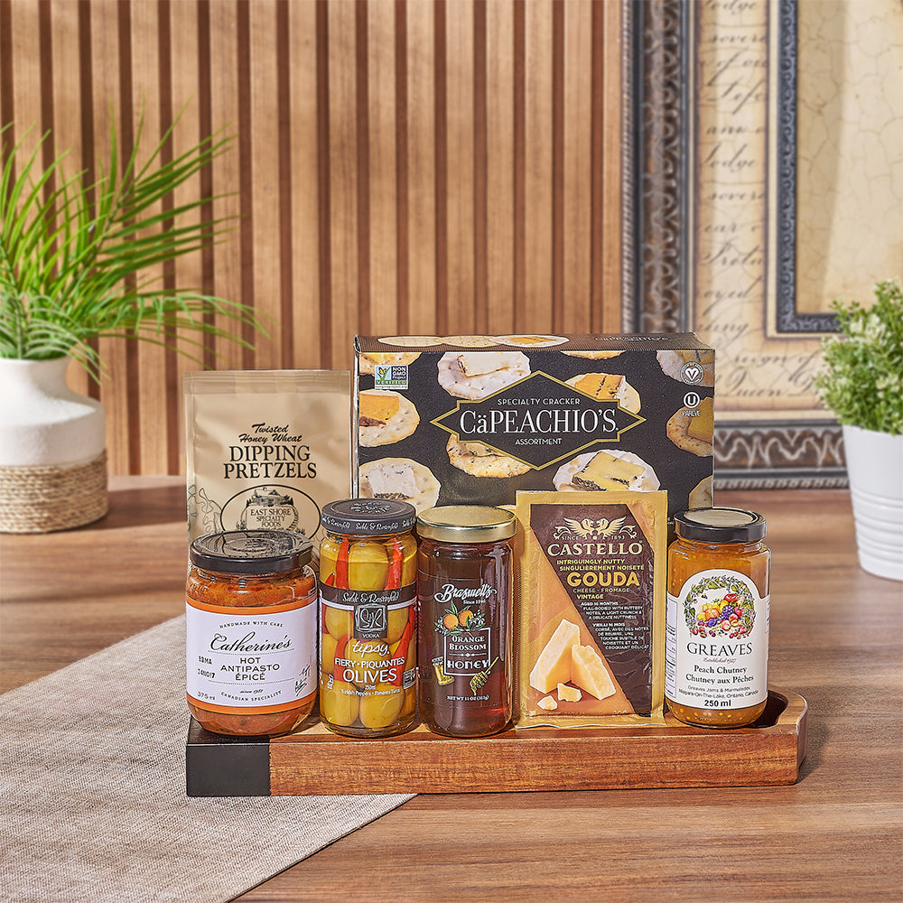 Deluxe Gourmet Appetizer Gift Set with Acacia Wood Board – how the gift is presented