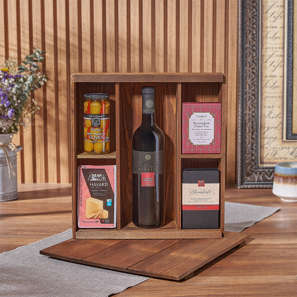Kosher Wine Crate with Cheese – how the gift is presented