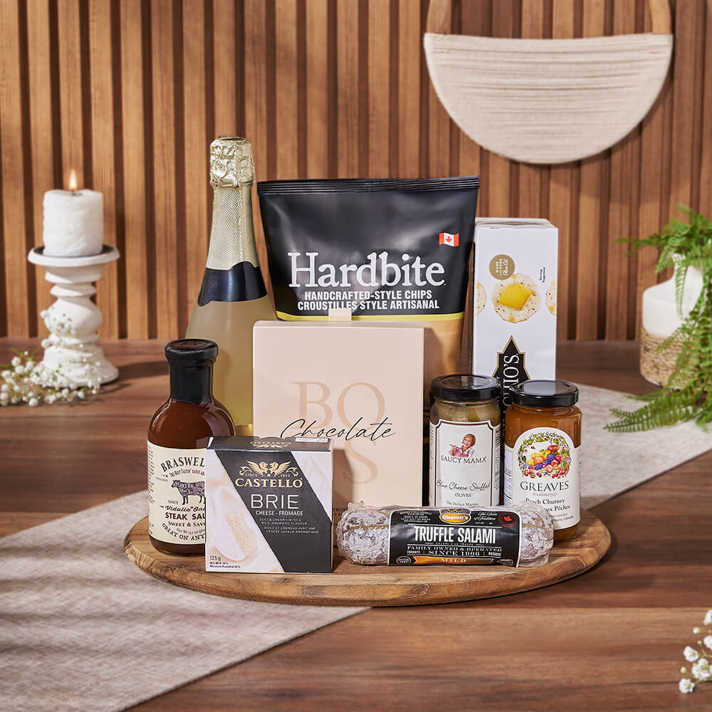 Cheese and Sparkling Wine Gourmet Basket – how the gift is presented