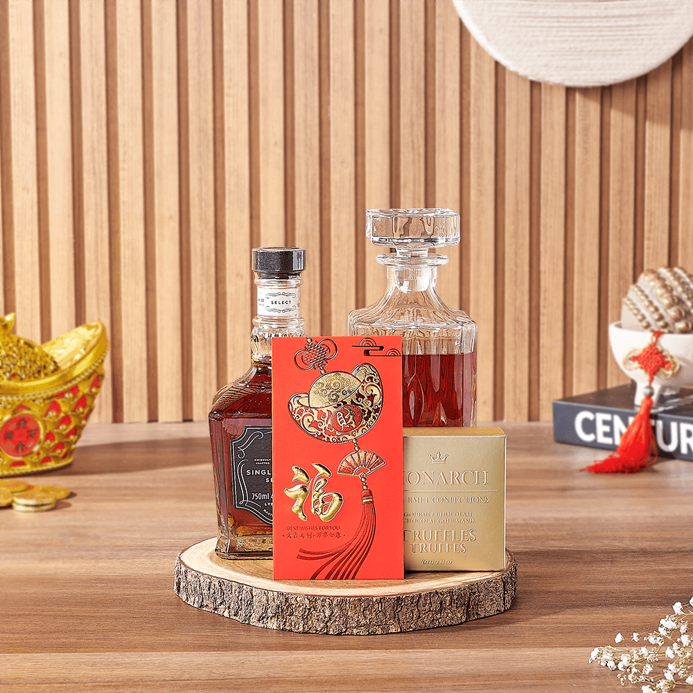 Chinese New Year Whiskey with Decanter – how the gift is presented