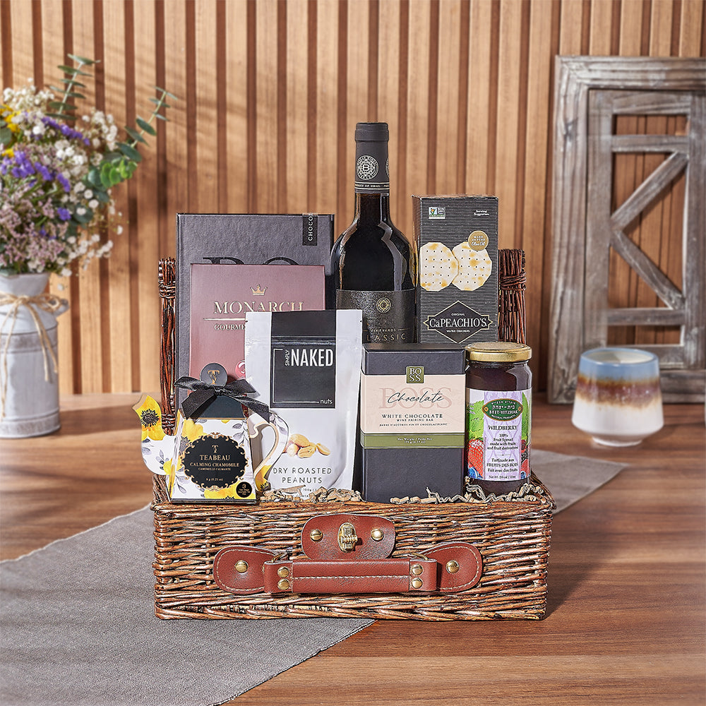 Wicker Basket with Kosher Wine – how the gift is presented