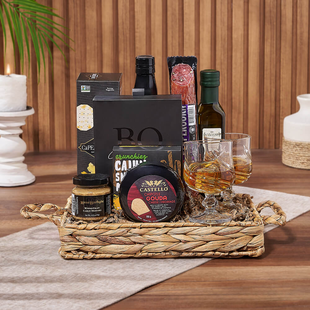 Boss Selection Whiskey Gift Basket with Artisan Snacks – how the gift is presented