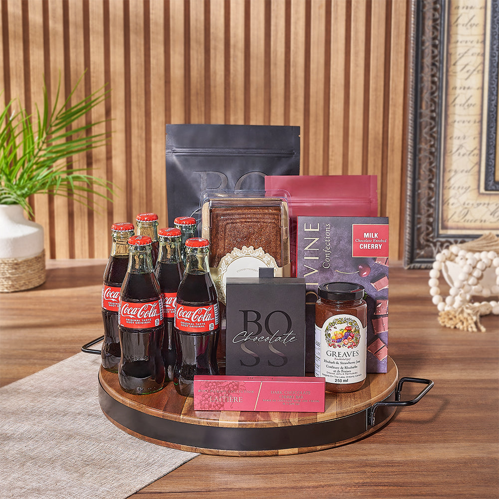 Grand Dark Chocolate and Rhubarb Strawberry Jam Gift Basket – how the gift is presented