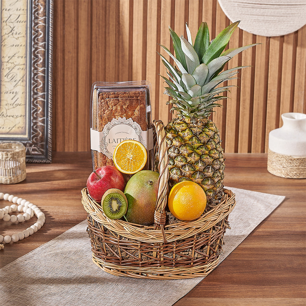 Two-Tone Wicker Basket with Fresh Fruit and Cinnamon Loaf – how the gift is presented
