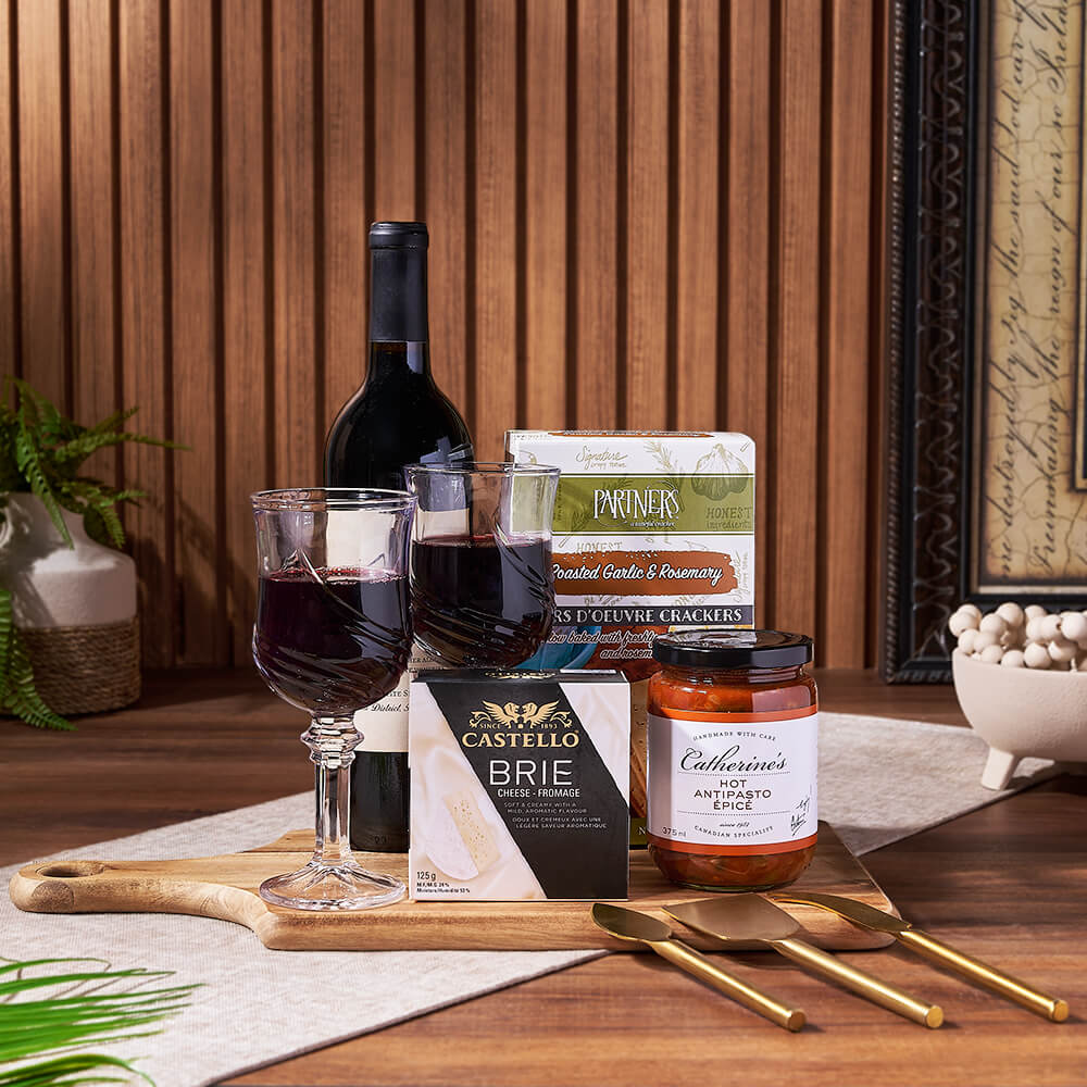 Wine Gift Basket with Antipasto Set – how the gift is presented