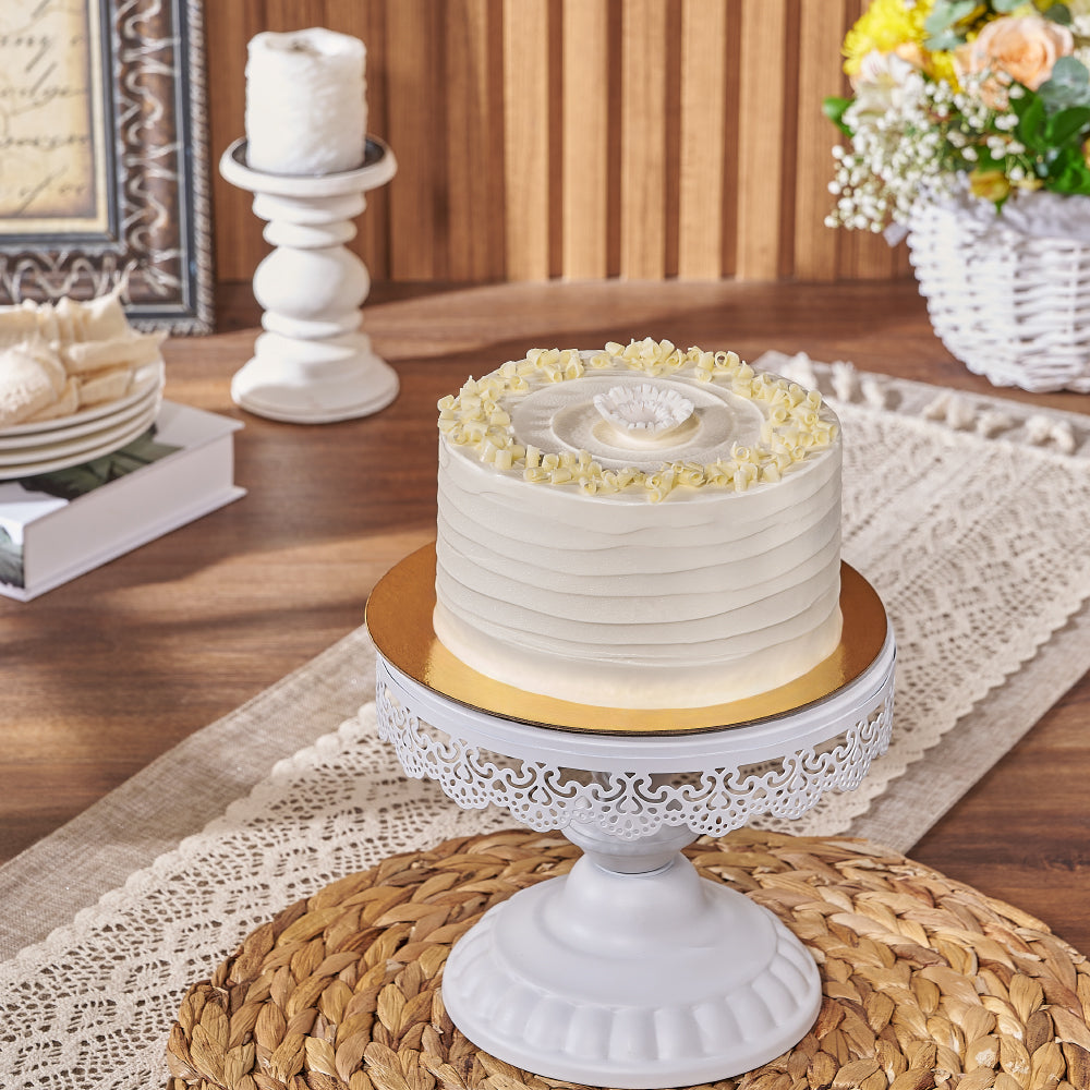 Three-Layer Vanilla Cake – how the gift is presented