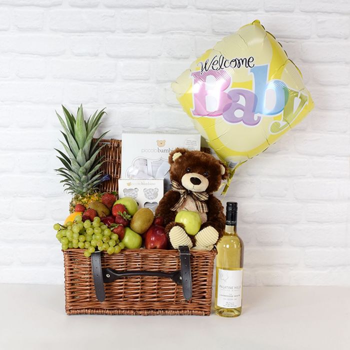 Classic Wine and Seasonal Fruit Gift Basket – how the gift is presented