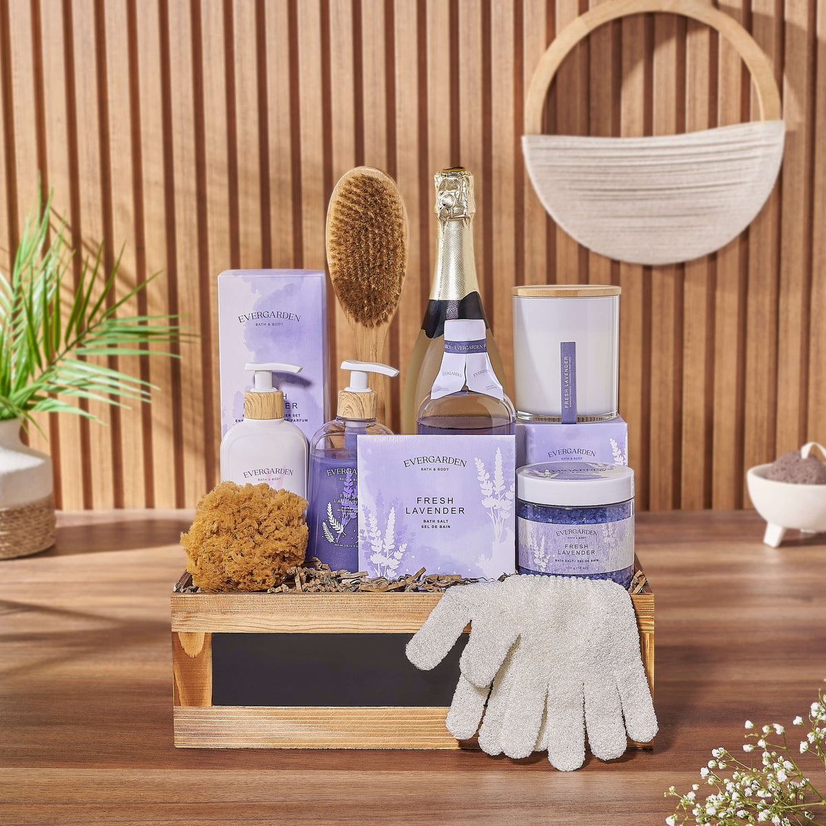 Whether it's for a special occasion or simply to show your love, this set is the perfect gift for your loved ones, Hamilton delivery 