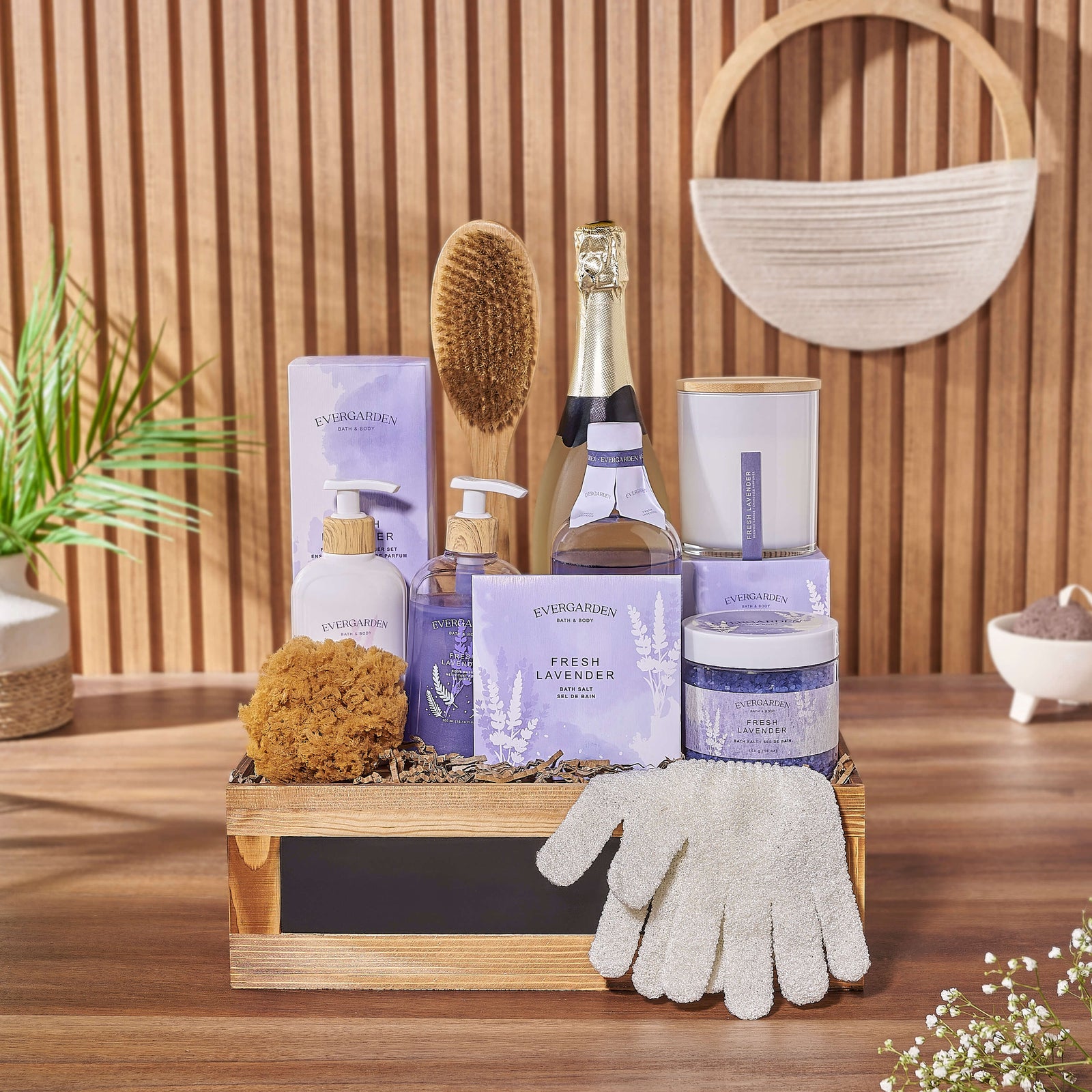 Whether it's for a special occasion or simply to show your love, this set is the perfect gift for your loved ones, Hamilton delivery 