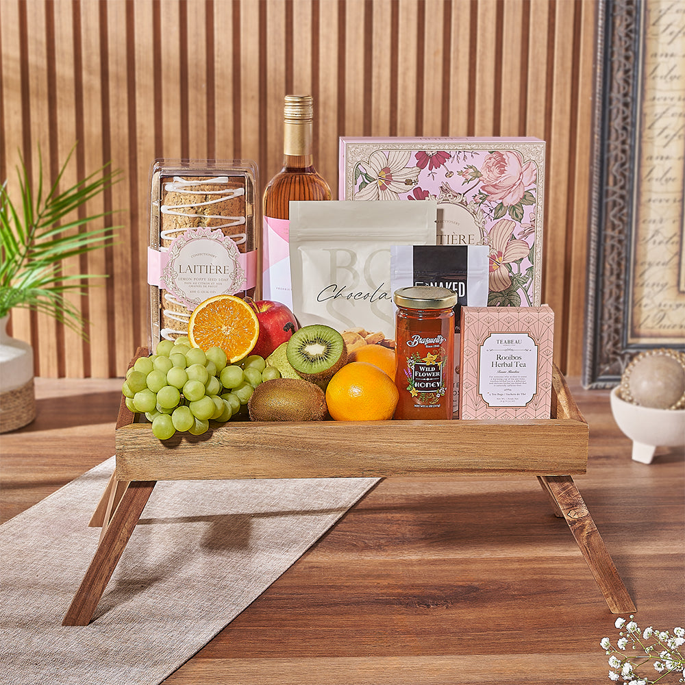 Wildflower Honey and Wine Gift Basket – how the gift is presented