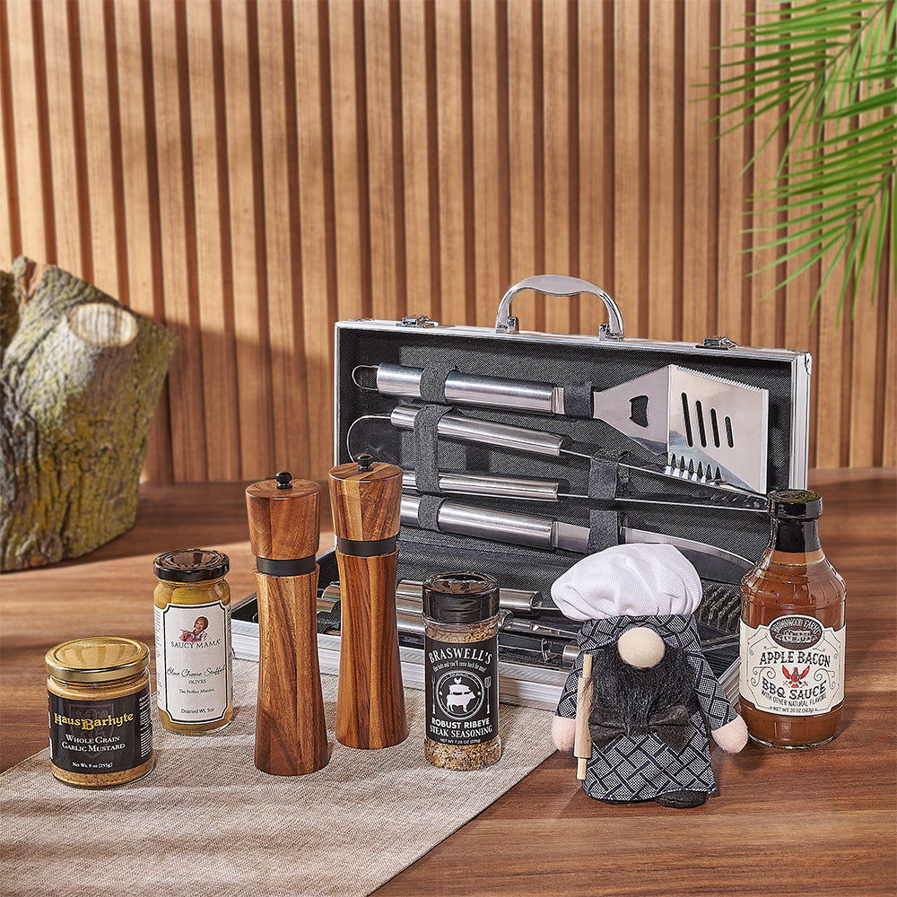 Blue Cheese-Stuffed Olives and BBQ Basket – how the gift is presented
