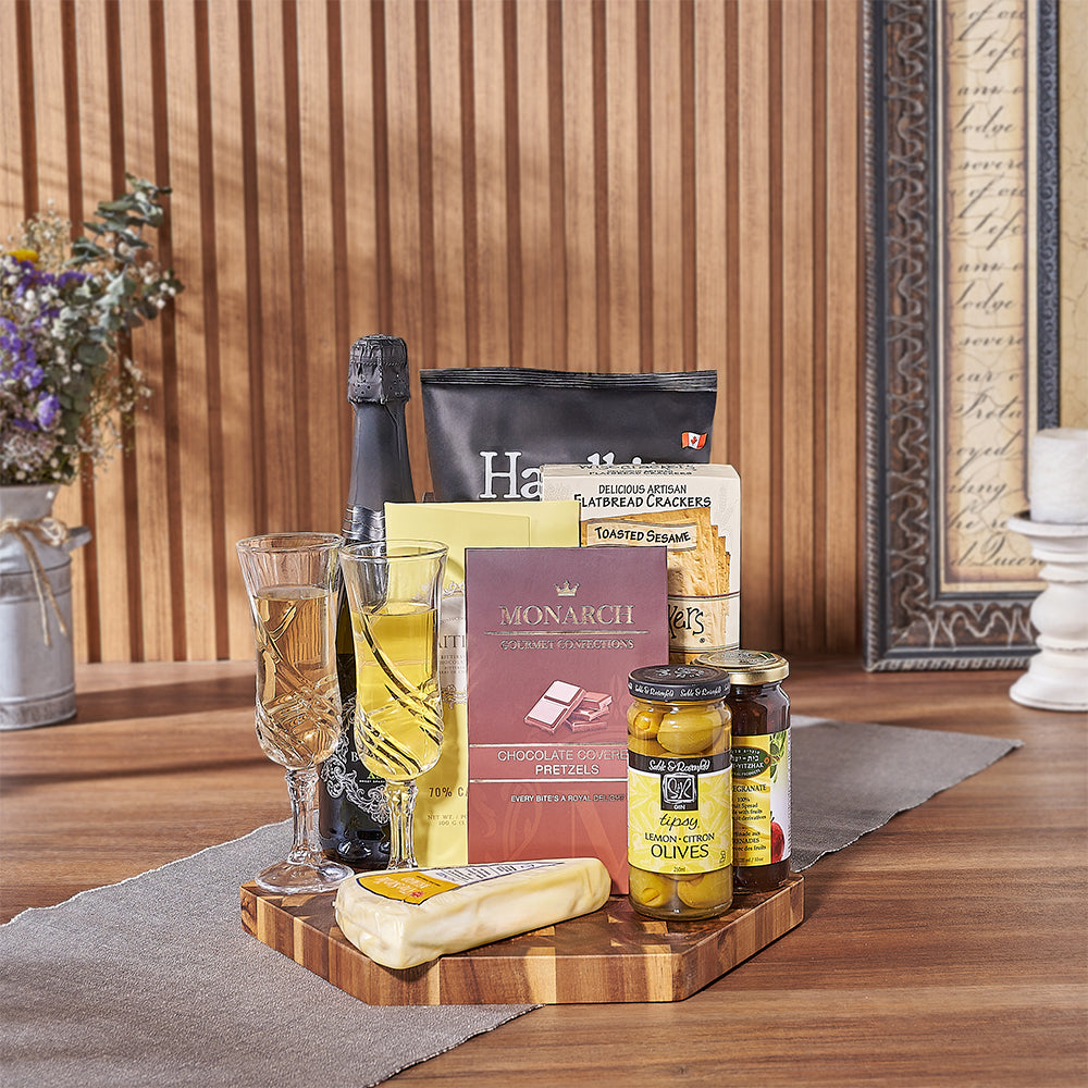 Celebration Sparkling Wine Gift Featuring Kosher Bites and Champagne Flutes – how the gift is presented