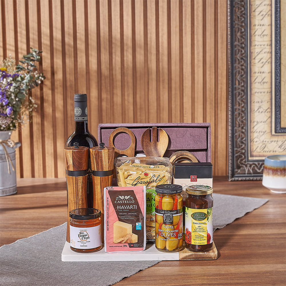 Hanukkah Kosher Wine Basket with Pasta, Cheese & Chocolate – how the gift is presented