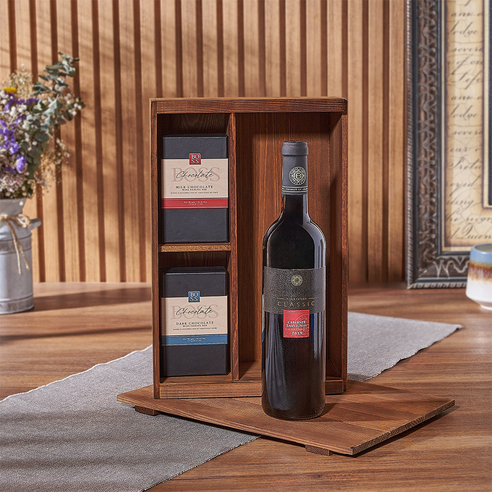 Wooden Box with Kosher Wine – how the gift is presented