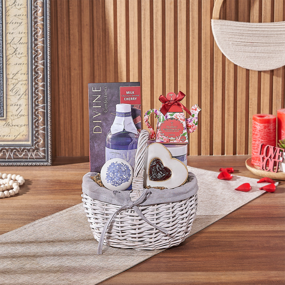Chocolate and Lavender Bath Gift Basket for Valentine's Day – how the gift is presented