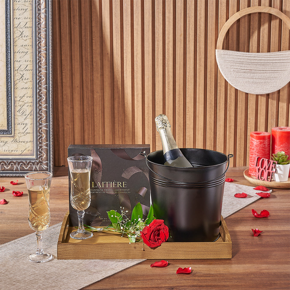 Valentine's Sparkling Wine with Rose – how the gift is presented