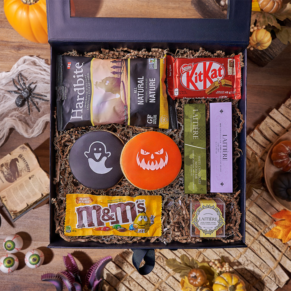 Halloween Treats Gourmet Gift Basket – how the gift is presented