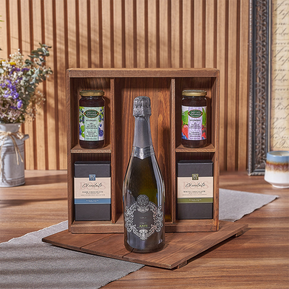 Kosher Champagne &amp; Sweet Gift Box, kosher gift, kosher, champagne gift, champagne, sparkling wine gift, sparkling chocolate gift, chocolate, Hamilton delivery