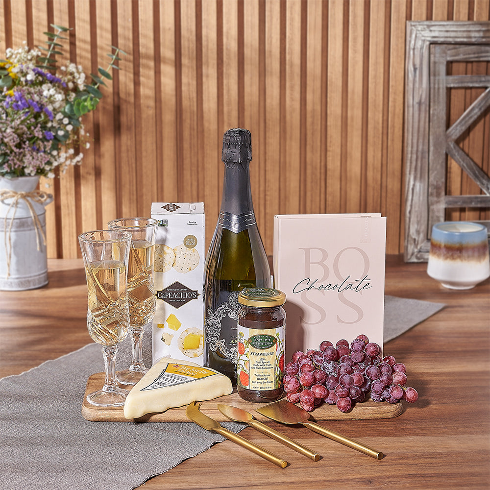 Charcuterie Gift Basket with Kosher Sparkling Wine and Wooden Serving Board – how the gift is presented