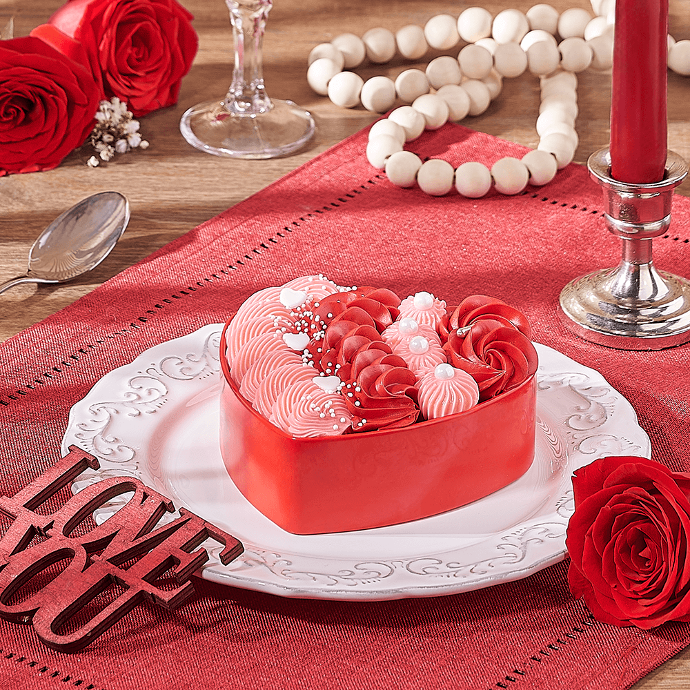 Heart-Shaped Valentine's Cake – how the gift is presented