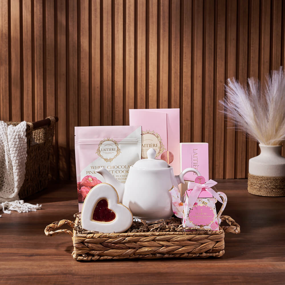 Tea and Macaron Gift Basket – how the gift is presented
