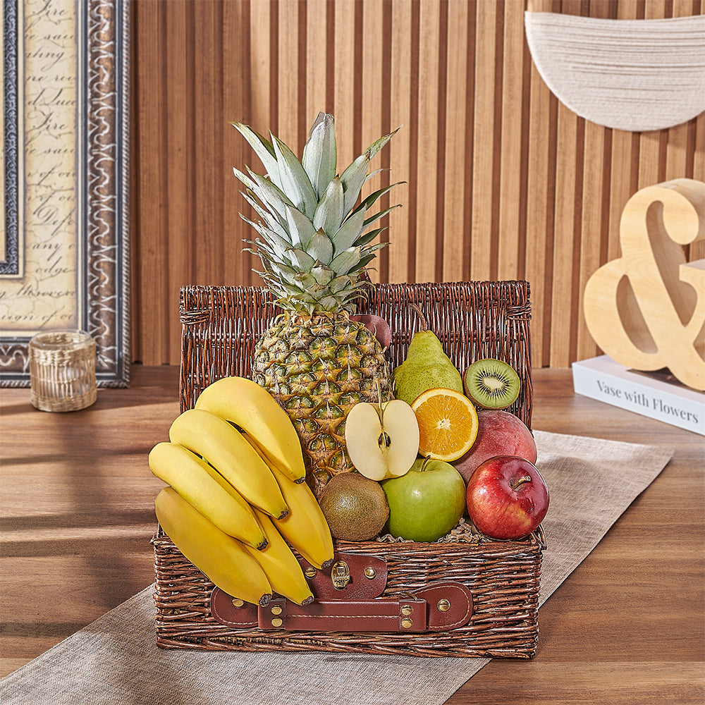 Traditional Willow Wicker Picnic Basket Gift – how the gift is presented
