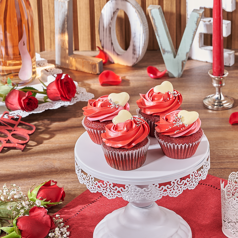Red Velvet Valentines Cupcakes – how the gift is presented