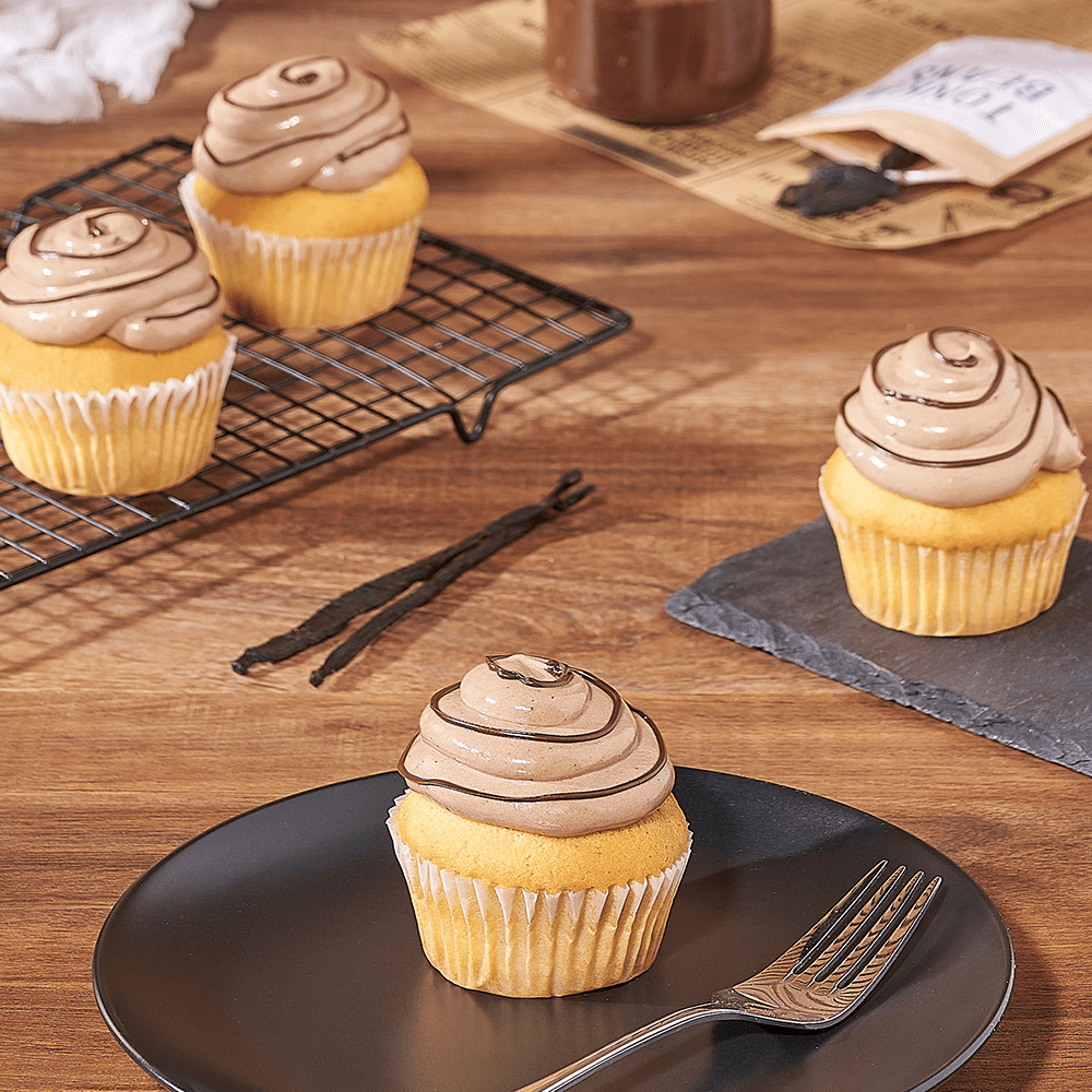 Vanilla & Hazelnut Cupcakes – how the gift is presented