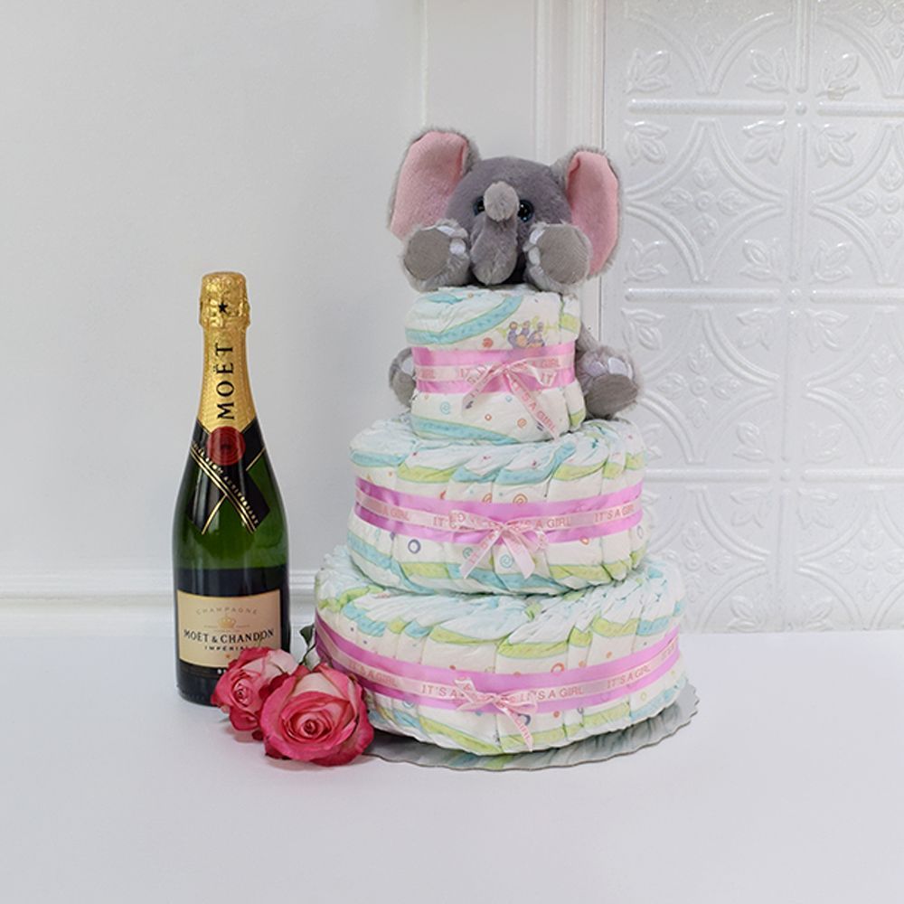 Three-Tier Diaper Cake Champagne Basket – how the gift is presented