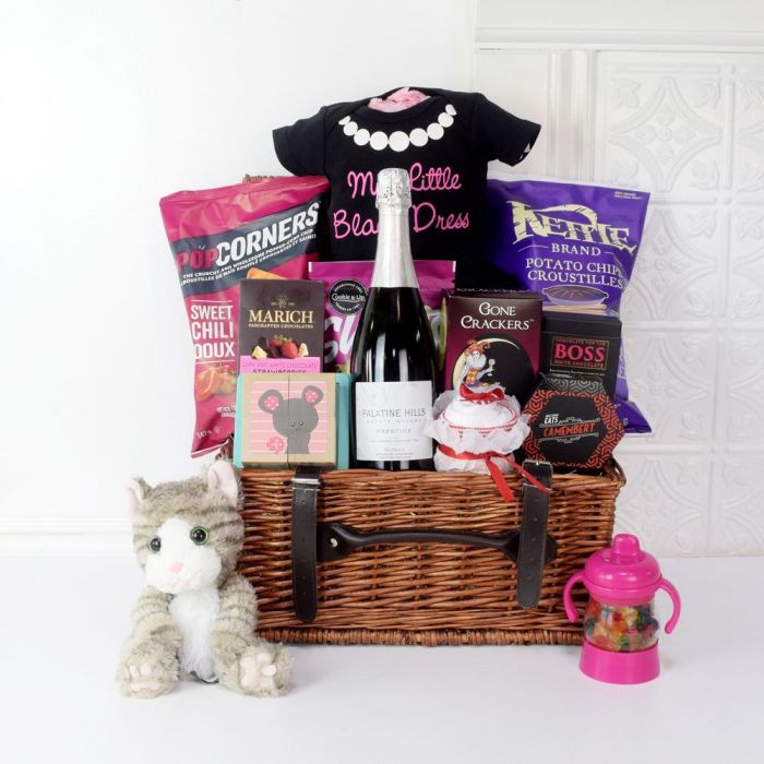 Wicker Champagne and Treats Gift – how the gift is presented