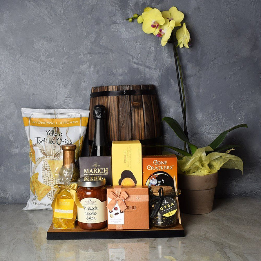 Celebrate a friend who is just settling into their new home by sending the No Place Like Home Housewarming Gift Basket from Hamilton Baskets- Hamilton Delivery