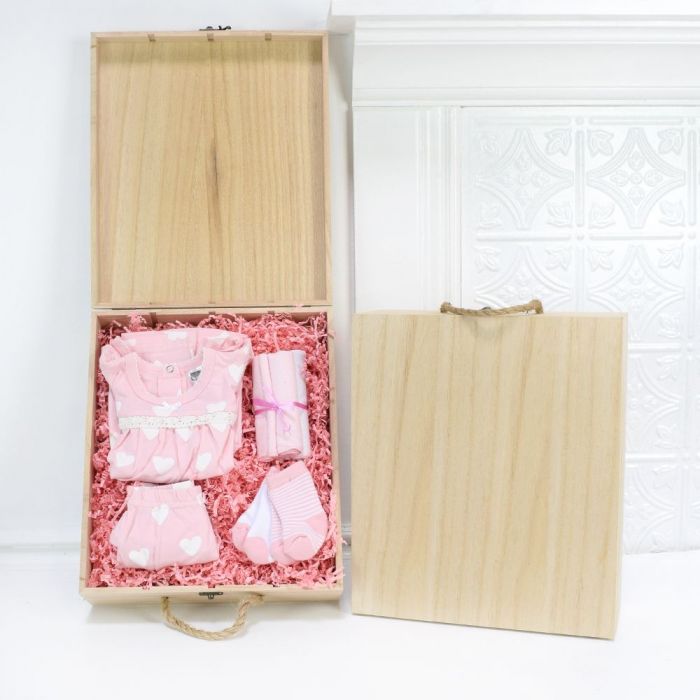 Baby Gift Crate with Pink Apparel – how the gift is presented