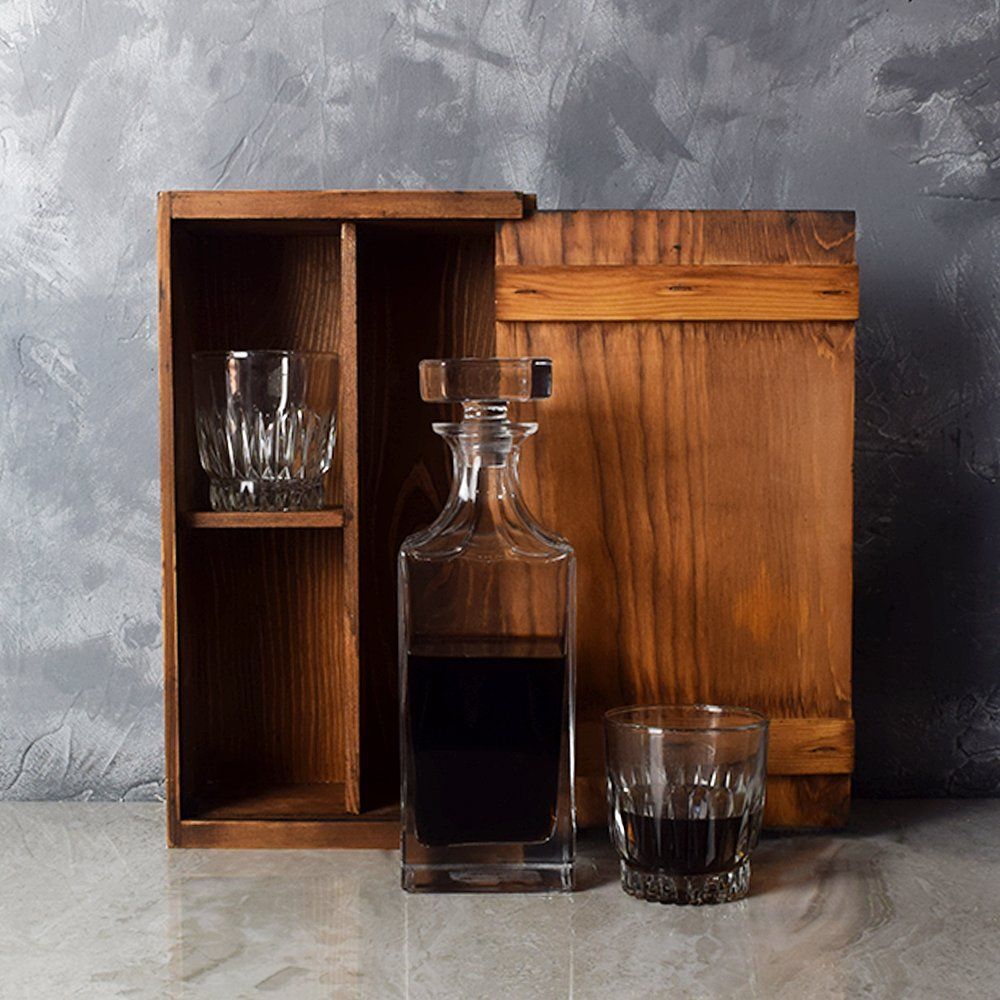 Rustic Decanter Spirits Gift Set in Solid Wooden Box – how the gift is presented