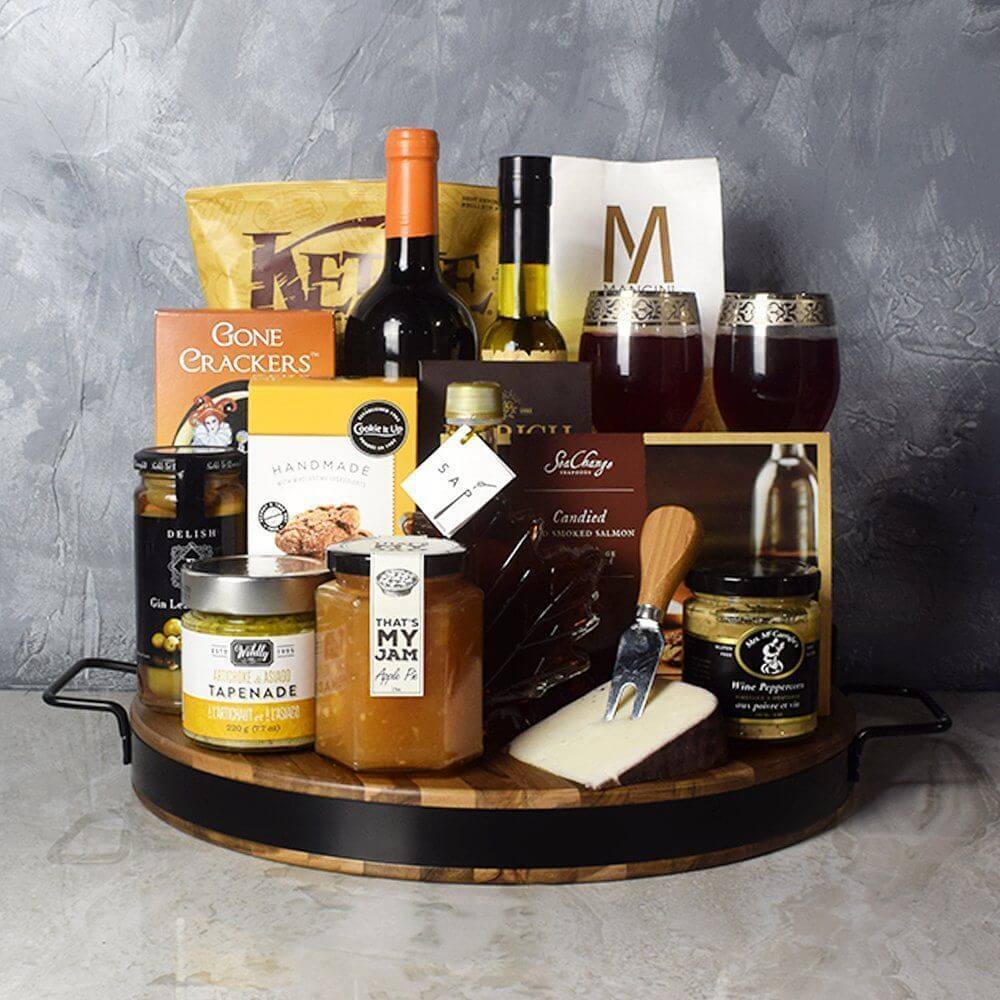 Wine Bottle Gift Set with Treats – how the gift is presented