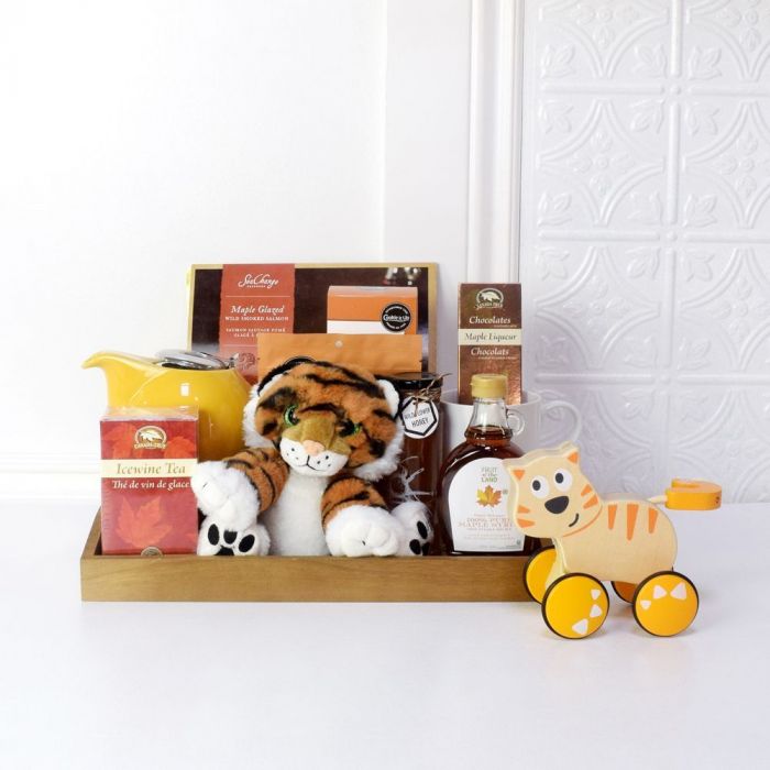 Elegant Baby Gift Basket Featuring Maple Chocolates and Plush Toys – how the gift is presented